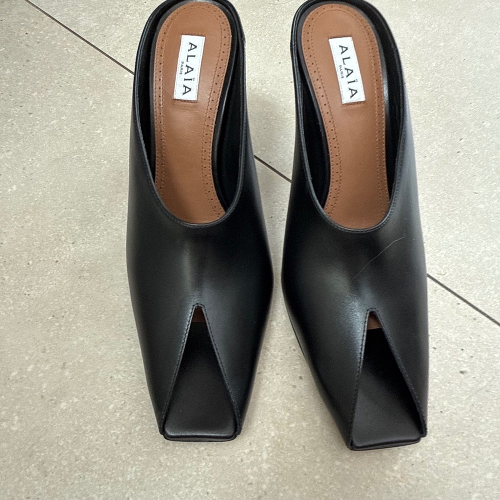 Alaia heels
